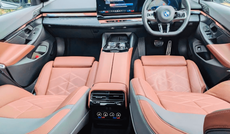 
								BMW I5 EDRIVE40 M full									