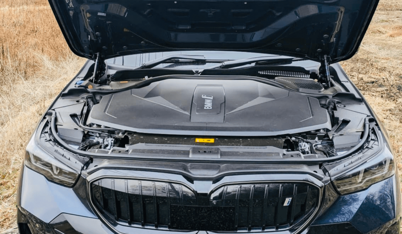 
								BMW I5 EDRIVE40 M full									