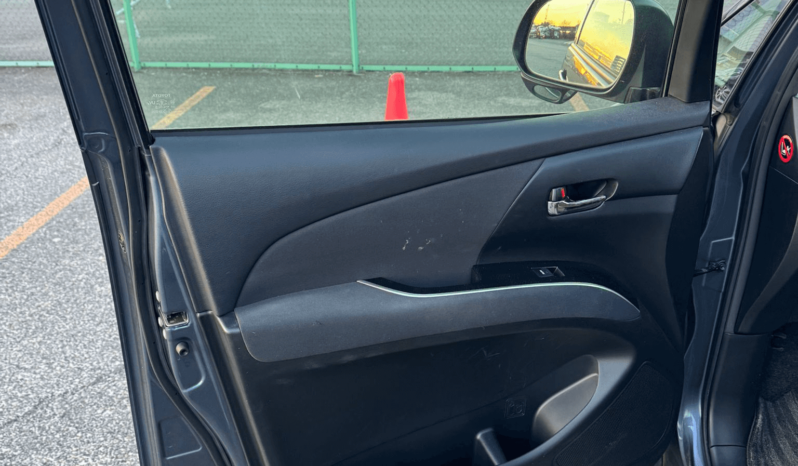 
								Toyota Estima Hybrid 2014 full									