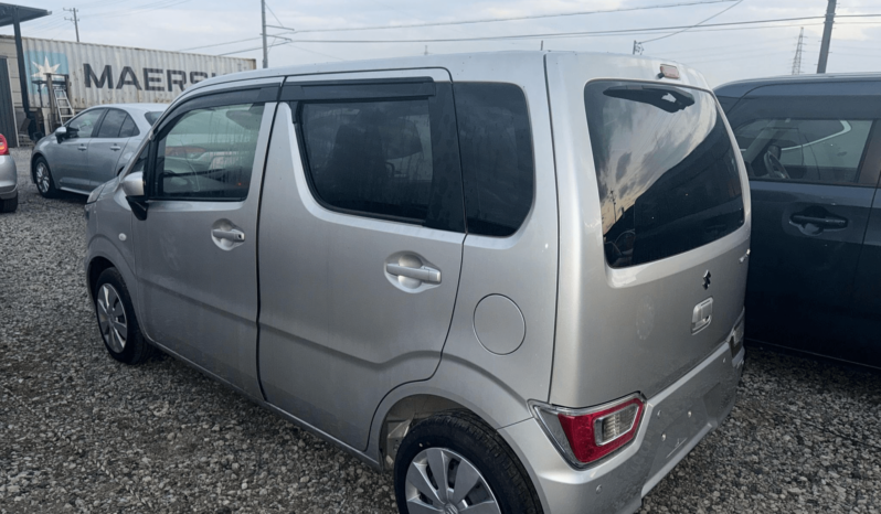 
								Suzuki Wagon R Hybrid Z full									