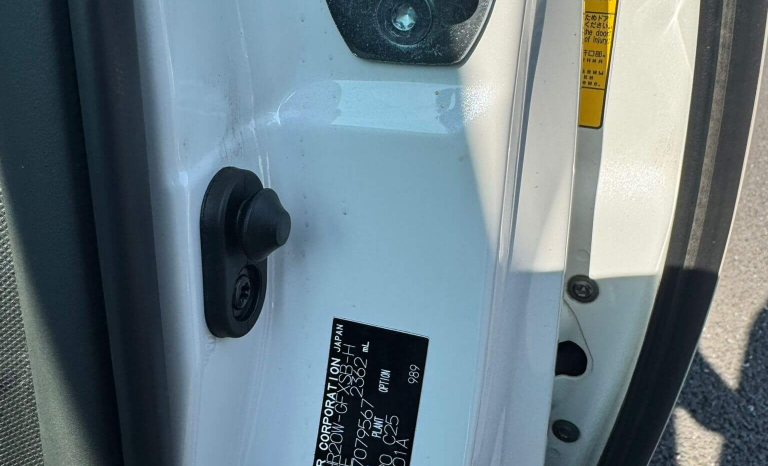 
								Toyota Estima Hybrid 2014 full									