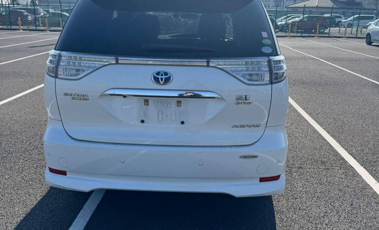 
								Toyota Estima Hybrid 2014 full									