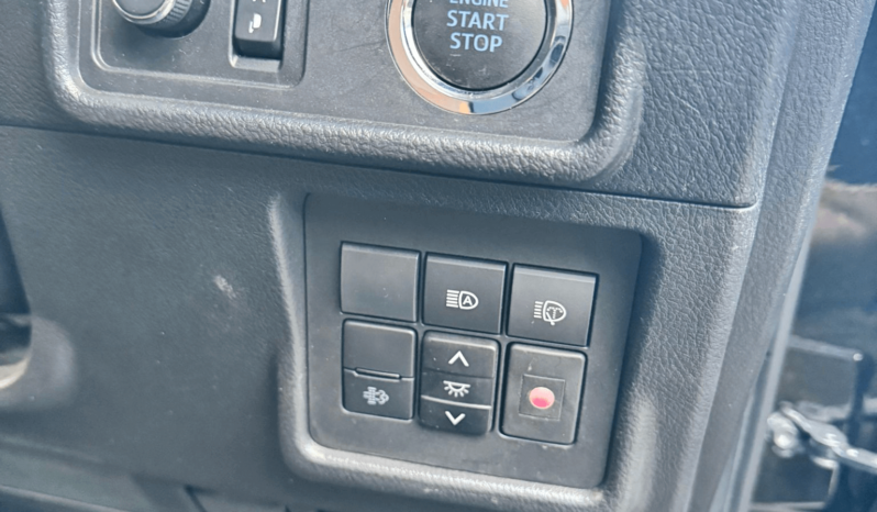 
								Toyota Land Cruiser Prado full									