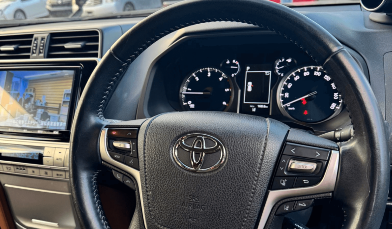 
								Toyota Land Cruiser Prado full									