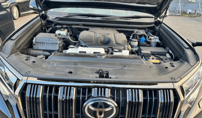 
								Toyota Land Cruiser Prado full									
