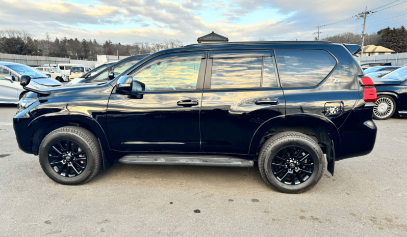 
								Toyota Land Cruiser Prado full									