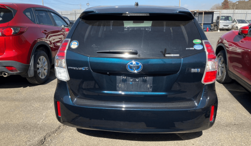 
								Toyota Prius Alpha S Tune Black full									