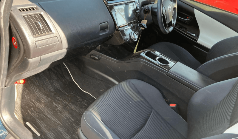 
								Toyota Prius Alpha S Tune Black full									