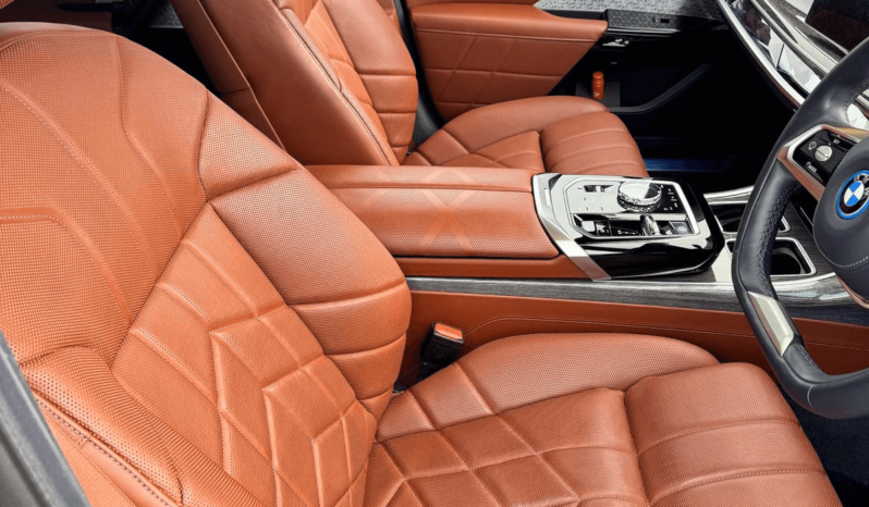 
								BMW 7 series i7 xDrive60 Excellence full									