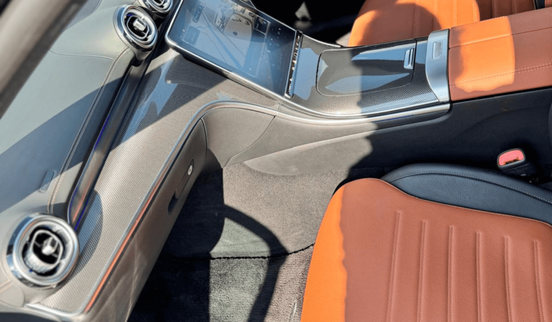 
								Mercedes Benz C200 full									
