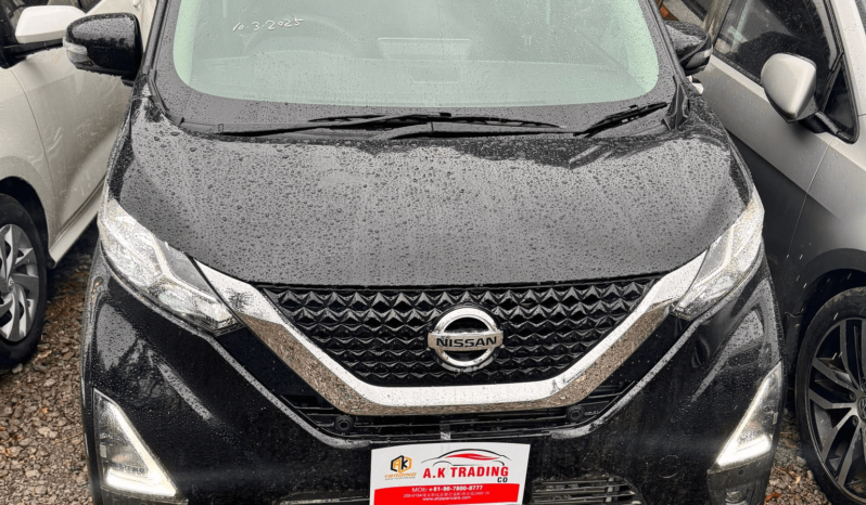 
								Nissan Dayz Highway Star X full									