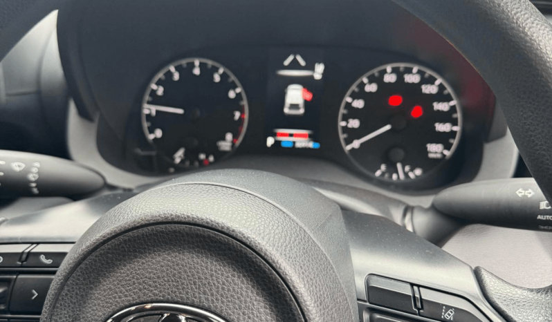 
								TOYOTA YARIS X full									