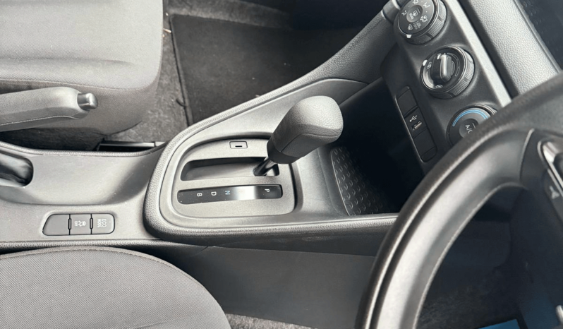 
								TOYOTA YARIS X full									