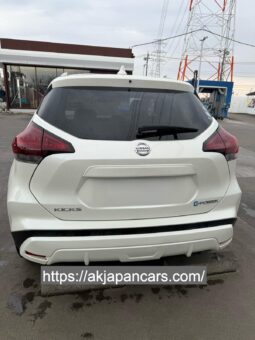 
										Nissan Kicks Two Tone 2021 full									