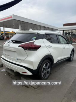 
										Nissan Kicks Two Tone 2021 full									