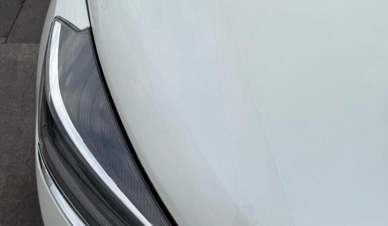 
								Nissan Kicks Two Tone 2021 full									