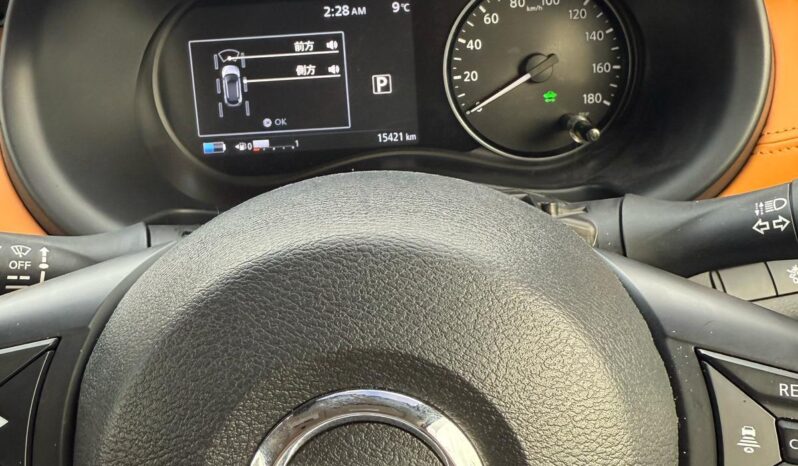 
								Nissan Kicks Two Tone 2021 full									