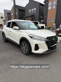 
										Nissan Kicks Two Tone 2021 full									