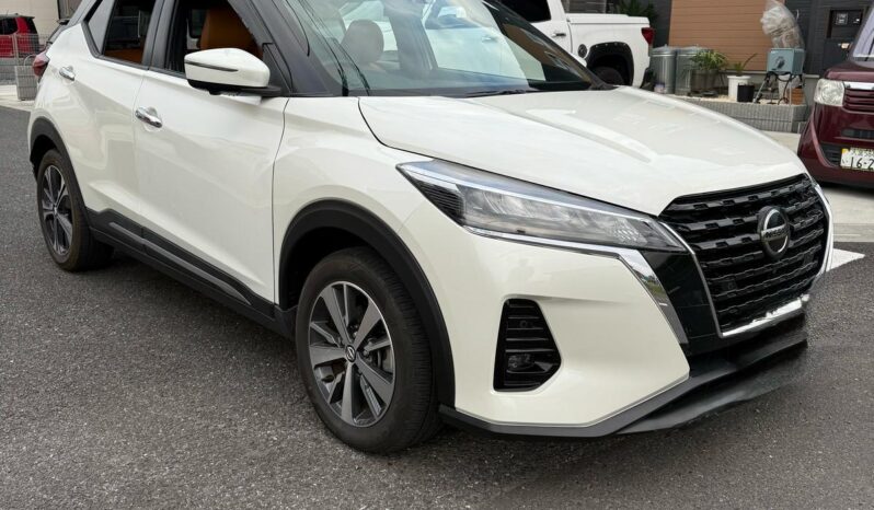 
								Nissan Kicks Two Tone 2021 full									