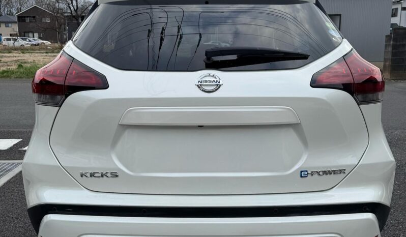 
								Nissan Kicks Two Tone 2021 full									