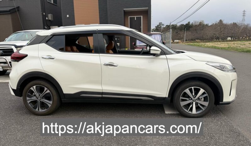 
								Nissan Kicks Two Tone 2021 full									
